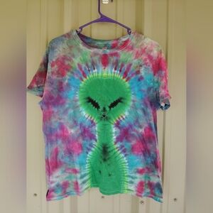 Women's Alien Tie Dye T Shirt Size XL Extra Terrestrial Aliens Hippie Martian